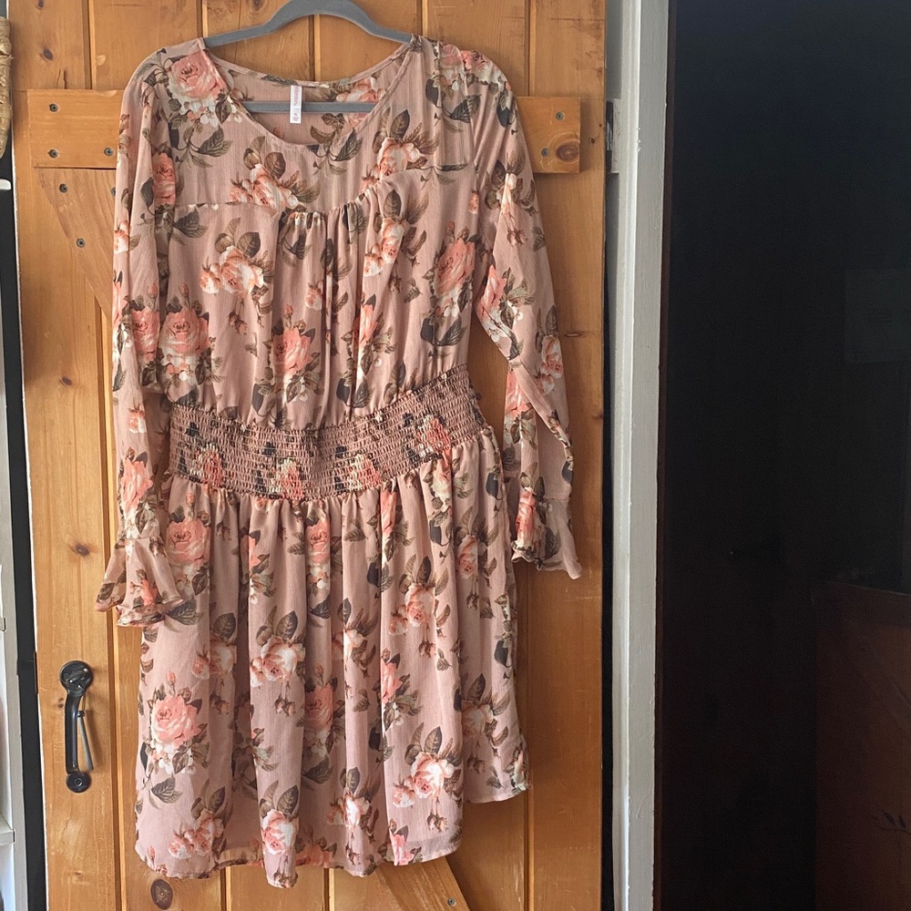 Xhilaration Blush Floral Long Sleeve Dress